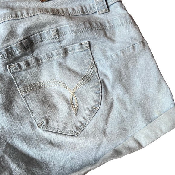 YMI Juniors size 11 Shorts Stretch light wash Distressed - Picture 8 of 8